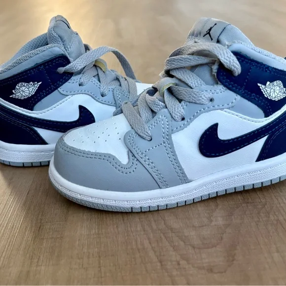 Jordan Kids Sneakers - White, Gray, and Navy - Picture 4 of 9